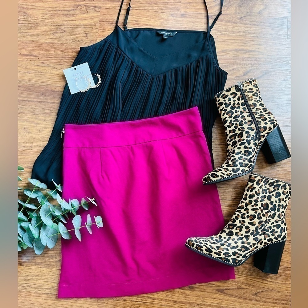 Banana Republic Size 4 Pink Skirt